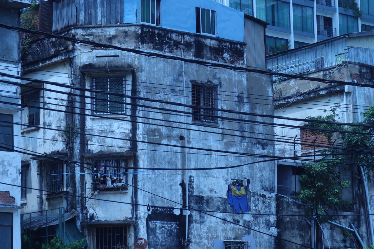 DAIKONAN_'s tweet photo. hold still
#streetphotography
#streetphotographer
#urbanphotography
#architecture
#architecturephotography
#Cambodia
#phnomphen https://t.co/qRefWDcgeu