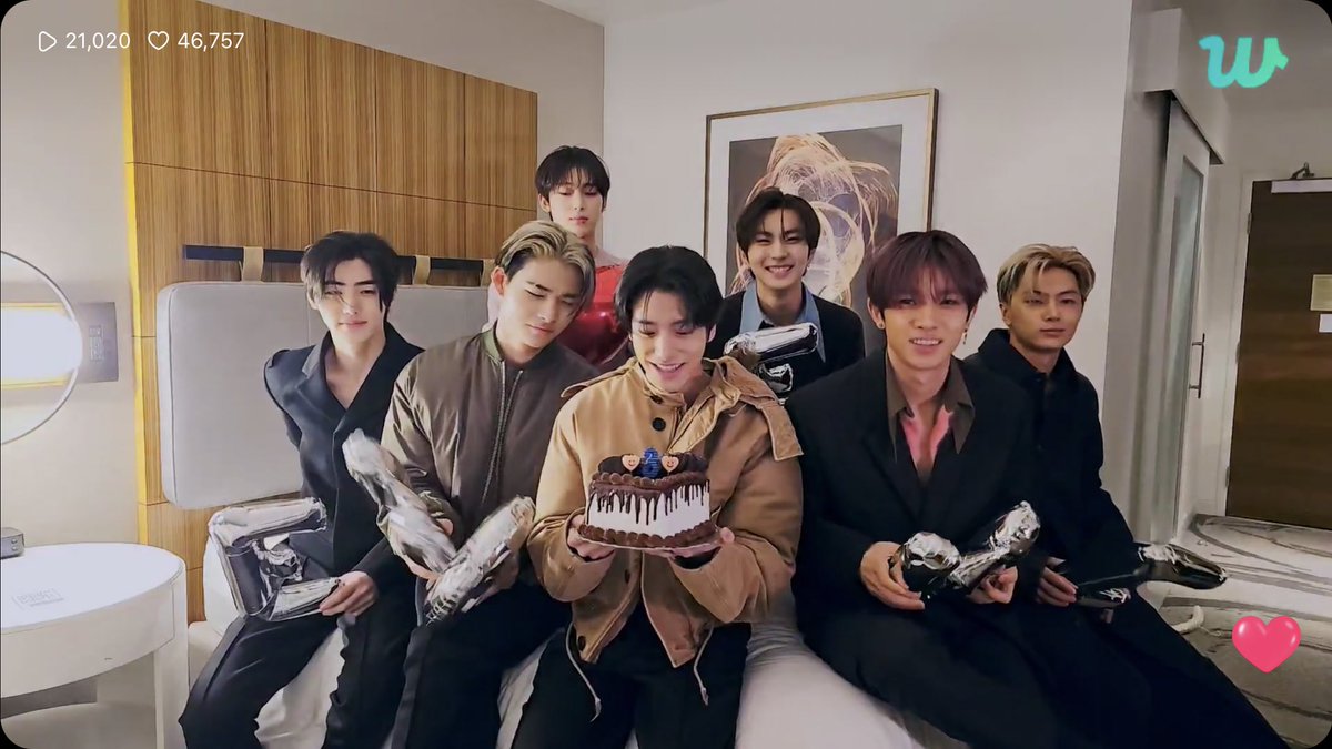[INFO] 231009

ENHYPEN is now live on Weverse!

<a href="/ENHYPEN_members/">ENHYPEN</a> <a href="/ENHYPEN/">ENHYPEN OFFICIAL</a> #ENHYPEN #엔하이픈