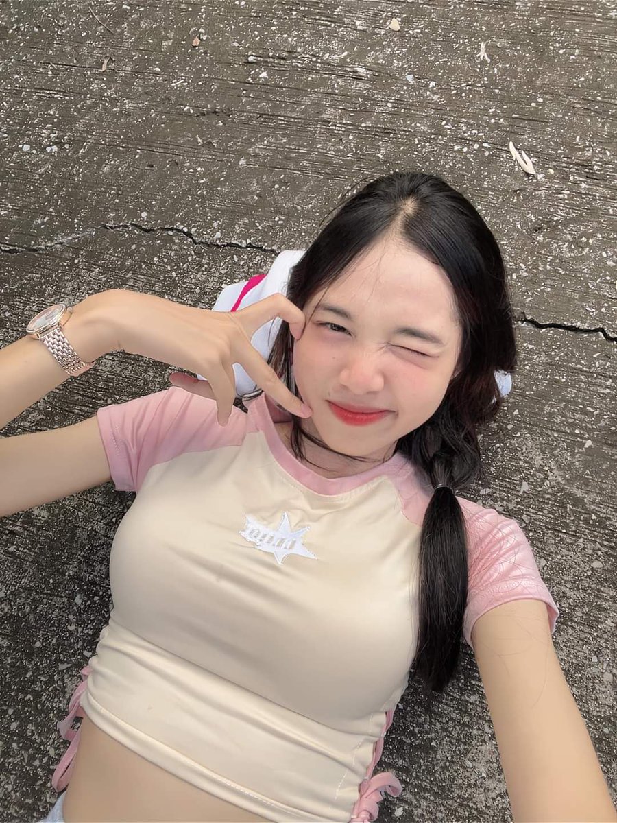 GIF tweet media