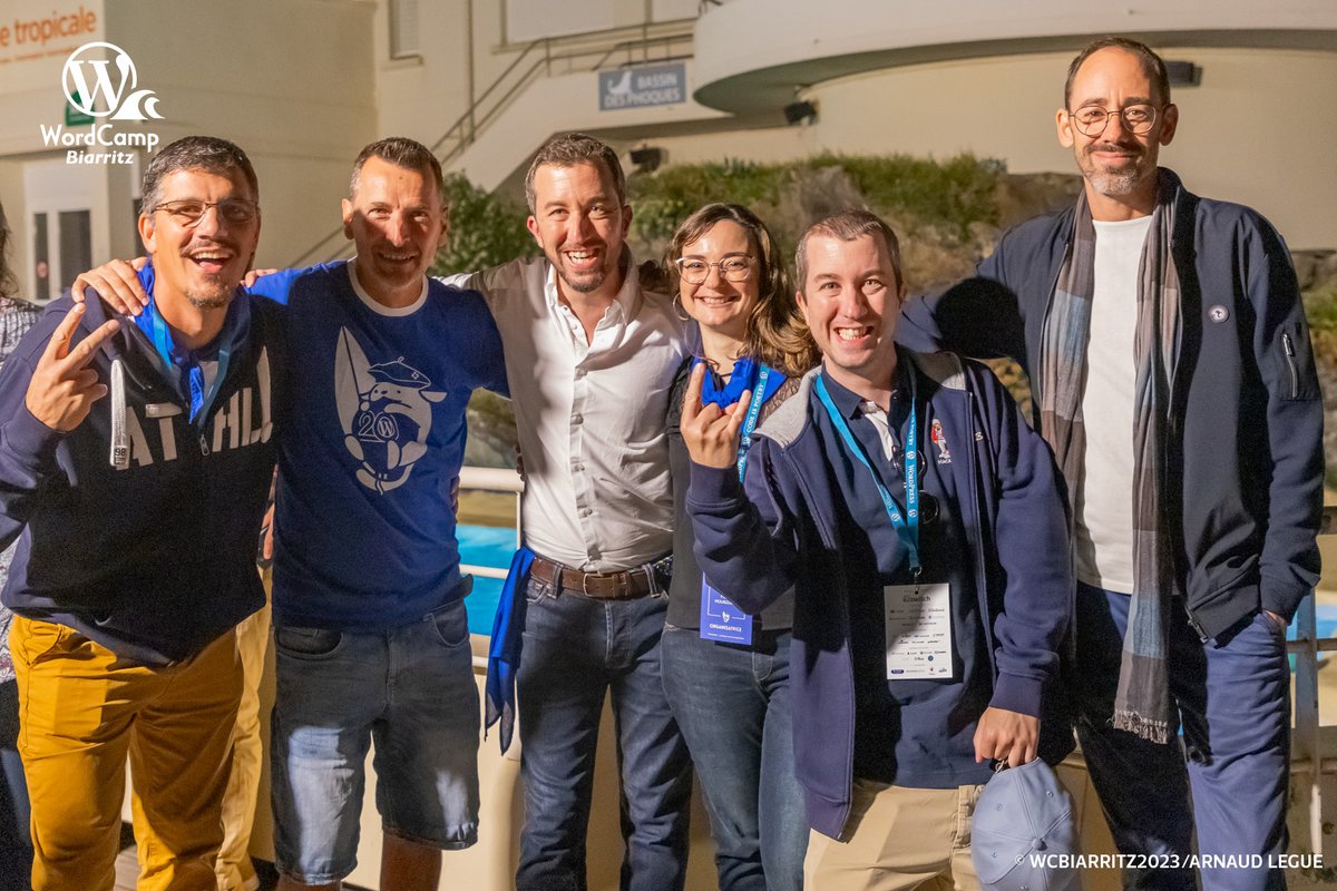 🤘La team orga du WordCamp Biarritz heureuse : @crash_47 @fxbenard @wpchannel @MarinaLiw @wp_seopress et Benjamin Montré 💙 #wcbiarritz (📸 @arnaudalg )