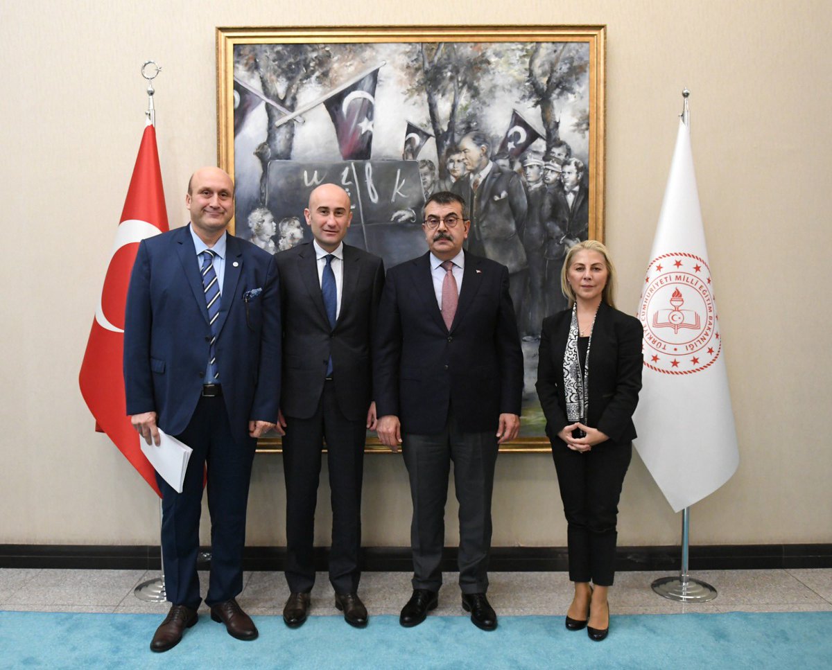 Bugün, Genel Müdürümüz Özlem Dağ, SODİMER Başkanı Prof. Dr. Levent Eraslan ile birlikte Milli Eğitim Bakanımız Sayın Yusuf Tekin’i ziyaret ettik. 
Bahçeşehir Koleji olarak gerçekleştirdiğimiz projelerimizi, ileriye dönük hedeflerimizi ve Ar-Ge çalışmalarımızı kendisiyle paylaşma