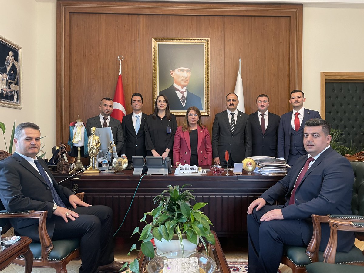 GulizarBicer's tweet photo. TBMM'de ziyaretime gelen Atanamayan Uzmanlar Derneği Genel Başkanı Mustafa Gündeşli ve kıymetli yönetimine teşekkürlerimi iletiyorum.

@ATAUZDER 
@gundes_46 https://t.co/QBTNFNoTO6