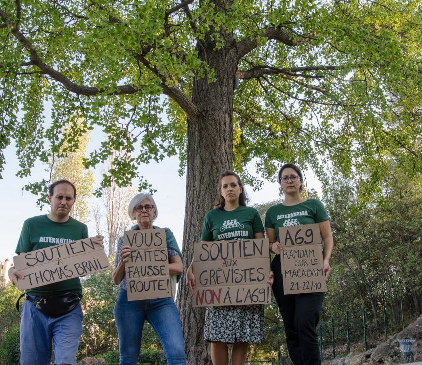 🔴Stop à l' #A69 maintenant ! @BrailThomas du @GNSA_arbres entame aujd'hui une grève de la soif avec 2 autres personnes, et son 39ème jour de grève de la faim. @CaroleDelga @CBeaune stoppez ce projet écocide et injuste ! Soutien indéfectible des groupes Alternatiba et @AnvCop21