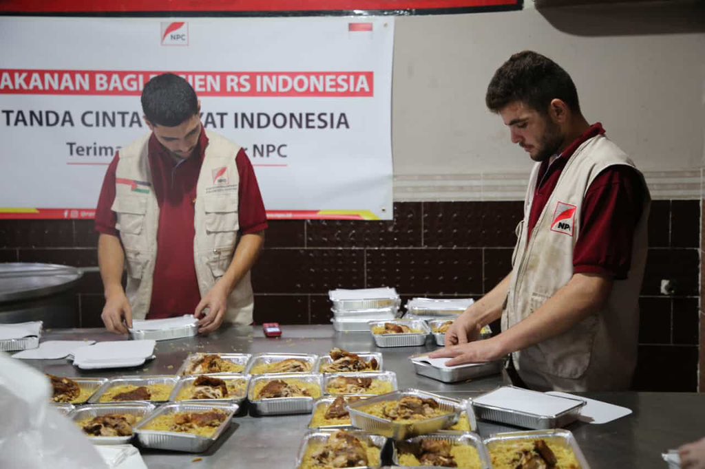 MAKANAN SIAP SANTAP TANDA CINTA RAKYAT INDONESIA BAGI PARA PASIEN DI RUMAH SAKIT INDONESIA GAZA UTARA. 

Mohon doanya semoga Allah mudahkan!! 9 Oktober 2023.

2900 ORANG CEDERA, 560 WARGA GAZA MENINGGAL. Kemkes Gaza.

إنا لله وإنا إليه راجعون

Emergency!! Kemkes Gaza butuh