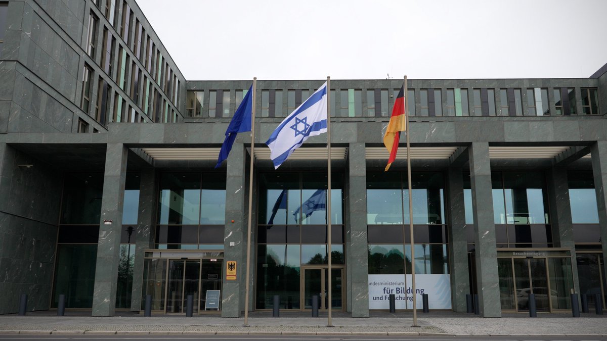 bmftr_bund's tweet photo. #WeStandWithIsrael https://t.co/seknA0V7Yt