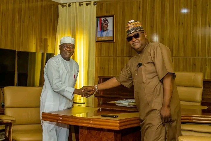 The Honourable Federal Commissioner and CEO of National Commission for Refugees, Migrants and Internally Displaced Person, @hfc_ncfrmi received in audience the Acting DG of Nasarawa State Social Investment Agency, Hon. Imran Usman Jibrin on a congratulatory visit in his office.