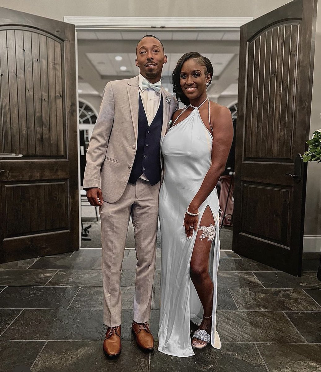 mrs. ain’t going✨ tweet media