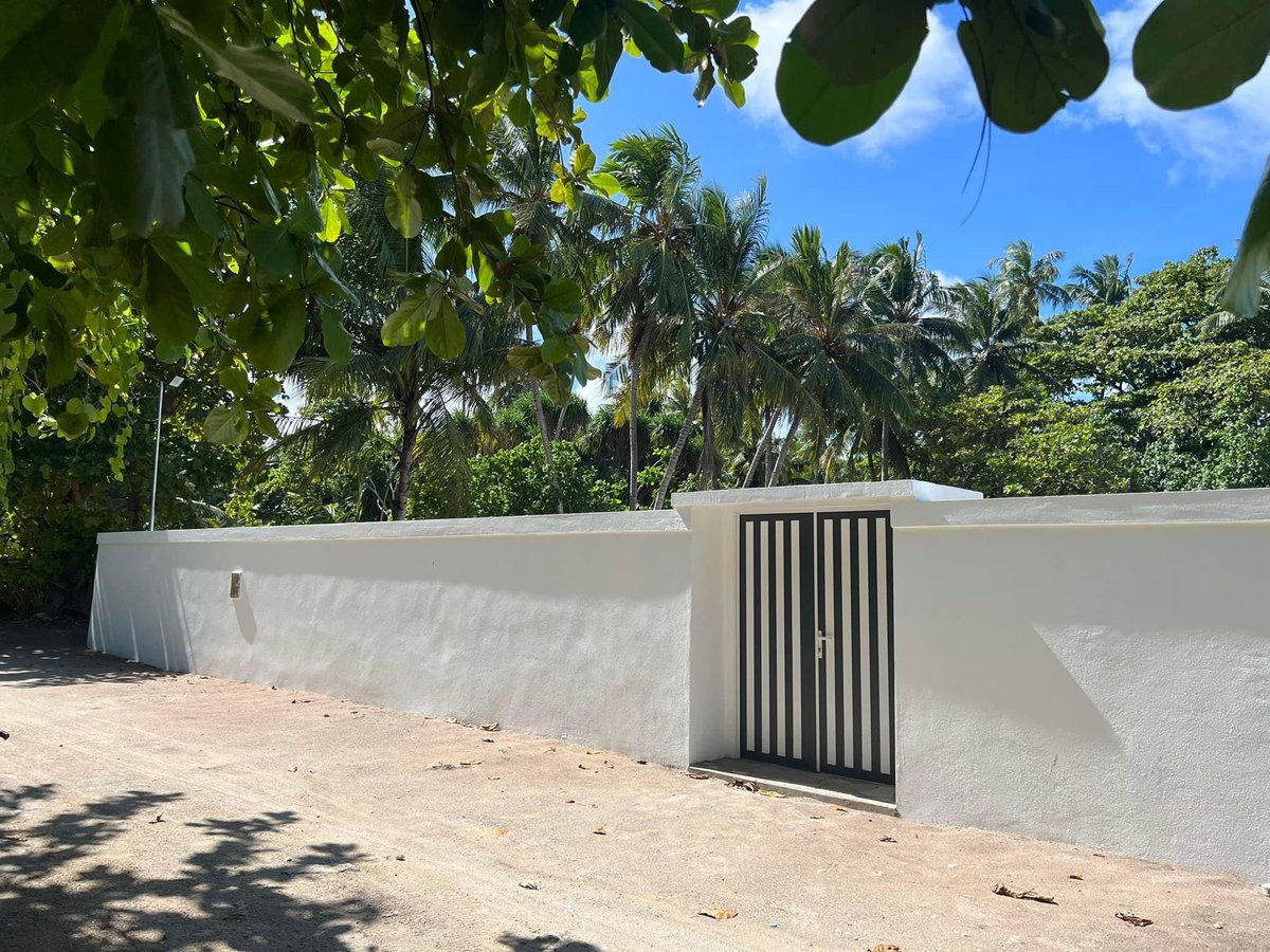 KinolhasC's tweet photo. ގަބުރުސްތާނުގެ މަސައްކަތް ނިންމުން(.) މިމަސައްކަތް ކުރެވިފައިވަނީ އޯކިޑްވިލާ އިންވެސްޓްމަންޓާއި ހަވާލުކުރެވިގެން
@lgaMaldives https://t.co/RqTq3kWee7