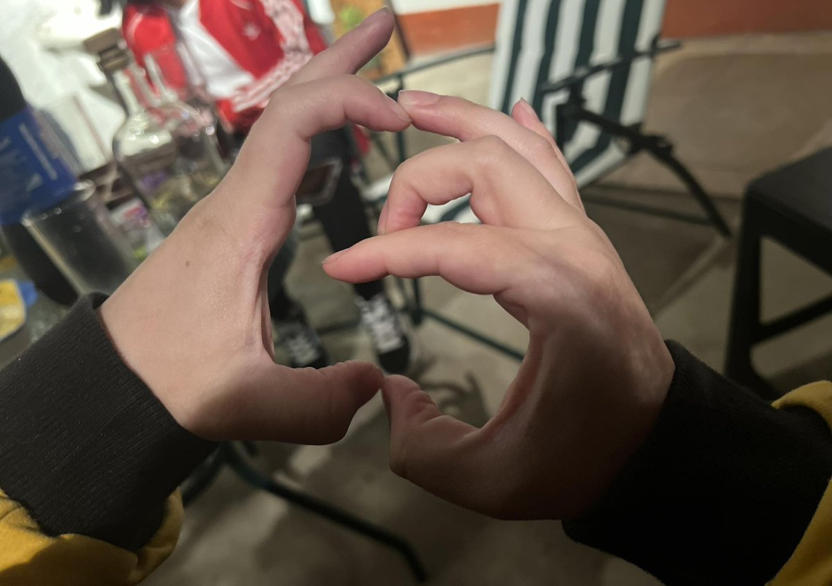 ⚡️Miku⚡️| COMMS OPEN tweet media