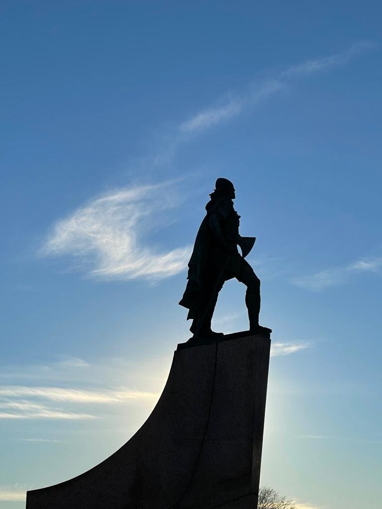 Happy Leif Eiriksson Day! 
Leif Eriksson, son of Iceland is believed to be the first European to reach N-America. On this day we remember his journey &amp; celebrate the rich Nordic heritage in the US &amp; the relations between the US and Nordic nations 🇮🇸