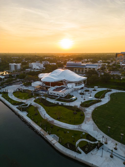 VisitSPC's tweet photo. The @ClearwaterJazz Holiday returns Oct. 19-22, this year taking place for the very first time at @TheSoundFLA, the brand-new, state-of-the-art music venue in Coachman Park! 🎷🎵 🎺#ClearwaterJazzFestival #Clearwater #Florida 

Visit https://t.co/Vz5QYtUzpV for more info https://t.co/ybtT3aY01q