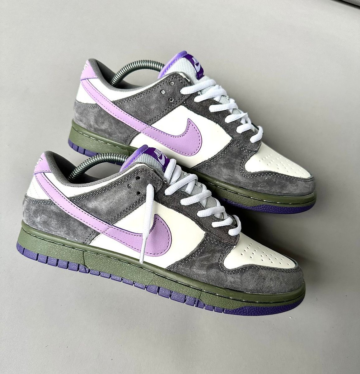 JoyisBackAgain's tweet photo. NlKE SB Dunk Low ‘Purple Pigeon’
.
SIZE : 40—-45
.
PRICE : N39K https://t.co/1wLLzqzDtC