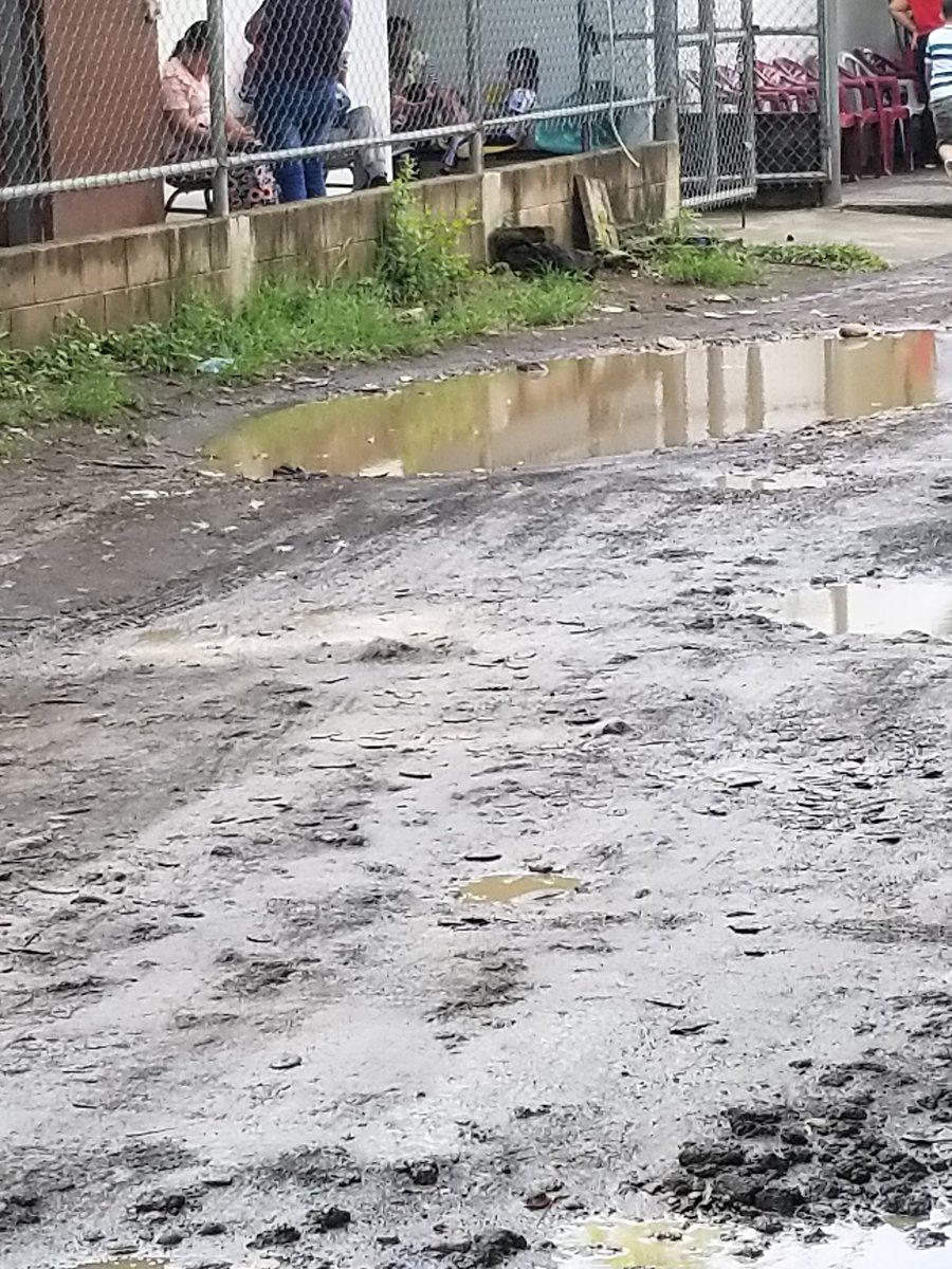 joseRod2169's tweet photo. Esta clínica dela Carrillo  está así porq el alcalde no ase nada como que no le inporta talvez  el presidente  bukele  lo mira y ase algo por esta clínica https://t.co/xmUcPmDWce