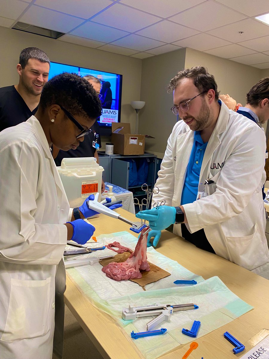 Our multi specialty #surgery #interns rehearse stapled and hand sewn bowel anastomoses as part of the ACSAPDS phase 1 curriculum Thanks to @SoniaOrcutt for teaching with me and to the @Ethicon team for their support!! @AmCollSurgeons @APDSurgery @uamshealth #surged #MedEd