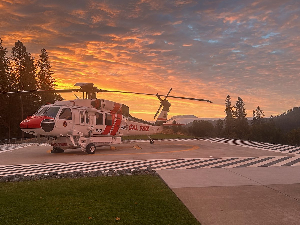 📍 Boggs Mountain Helitack Base in Lake County

Sunrise and approaching system over Copter 612 early Monday morning. 

📸 by Fire Captain Matteoli