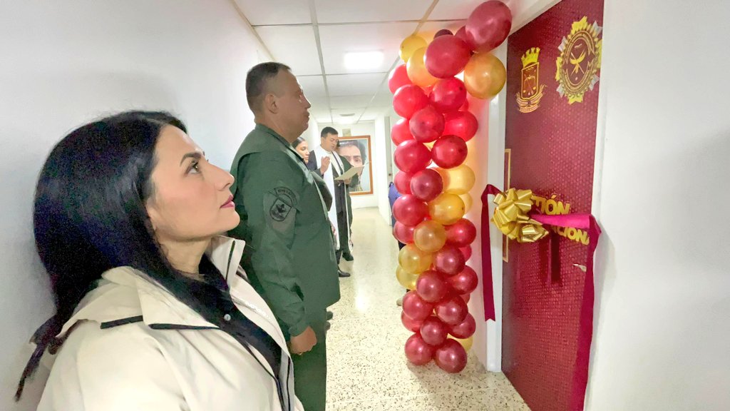 #09Oct || Iniciamos la jornada de este lunes, con la inauguración de la oficina de Gestión Comunicacional de nuestra Guardia Nacional Bolivariana; espacios totalmente remodelados y acondicionados para impulsar y proyectar la labor institucional. ¡Seguimos adelante!