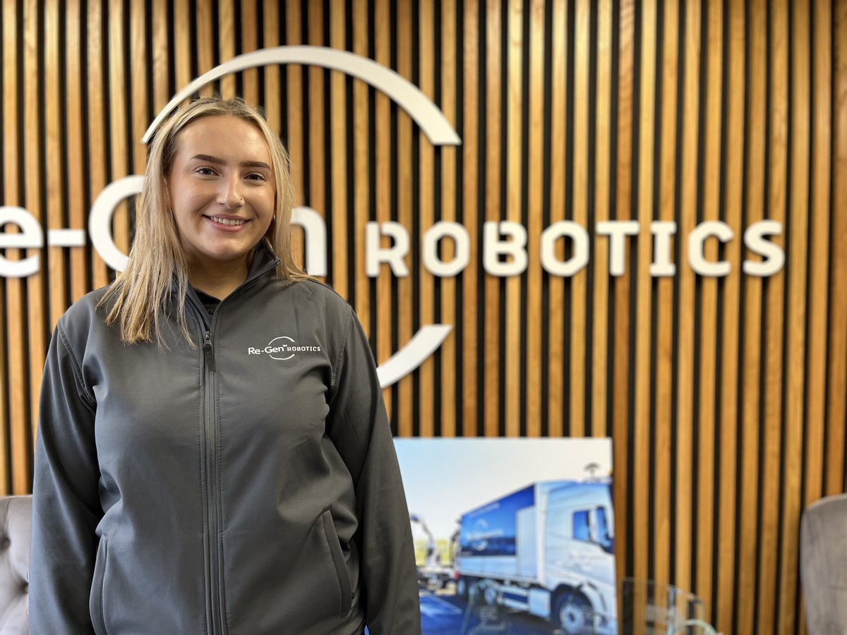 We want to welcome Euniece Copes to the team as our new Technical Design &amp; Manufacture Apprentice📚

Euniece enjoys art outside of work and has her grade 8 in piano and grade 6 in violin. Along with this, she is also learning how to weld! A multi-talented woman🙌

#hla