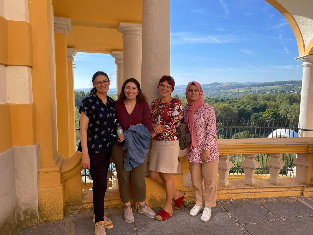 Elena_Pohl_Lab's tweet photo. Our group traditionally gathered for a team-building workshop before the beginning of the new semester. 👩‍🔬🧬This time it was in the beautiful Melk, where we shared our scientific progress and had a chance to visit the impressive Melk monastery. ⛪️ https://t.co/5ZAiGfpw5j