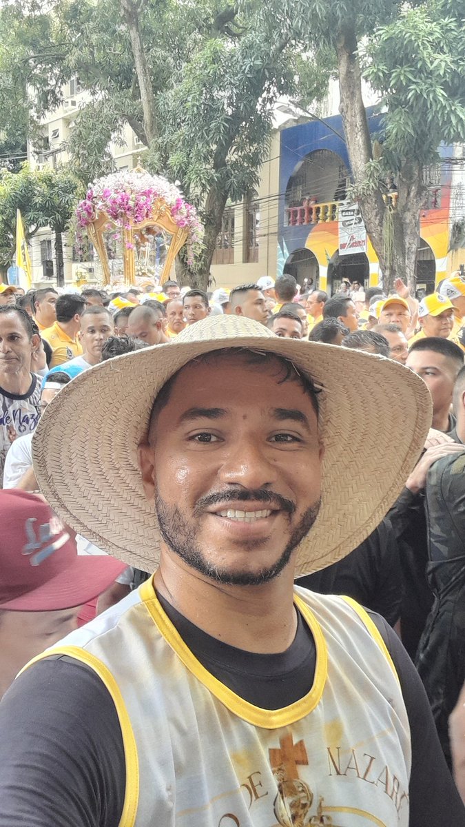 Terceira caminhada na noite da Translação de Icoaraci a Basílica Santuário/Catedral em agradecimento e devoção a Nsa Sra de Nazaré e Domingo de Círio de Nsa Sra de Nazaré #VCnoJL1