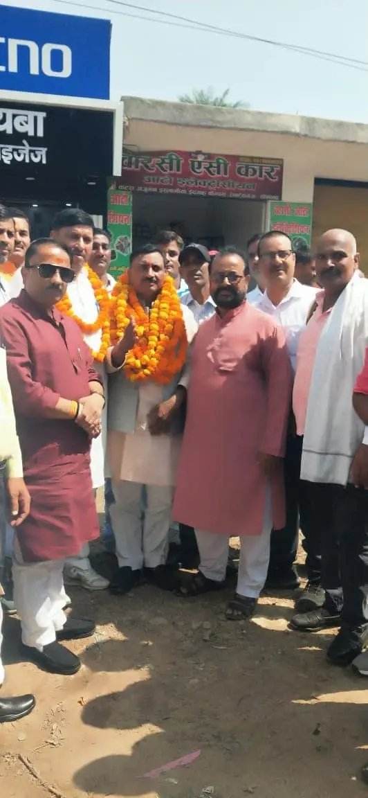 Shivkum23793831's tweet photo. मिर्जापुर और सोनभद्र में संगठन के वरिष्ठ पदाधिकारियों के साथ आगामी कार्यक्रम चर्चा की गई।
#18_october https://t.co/V8mBC1aJtr