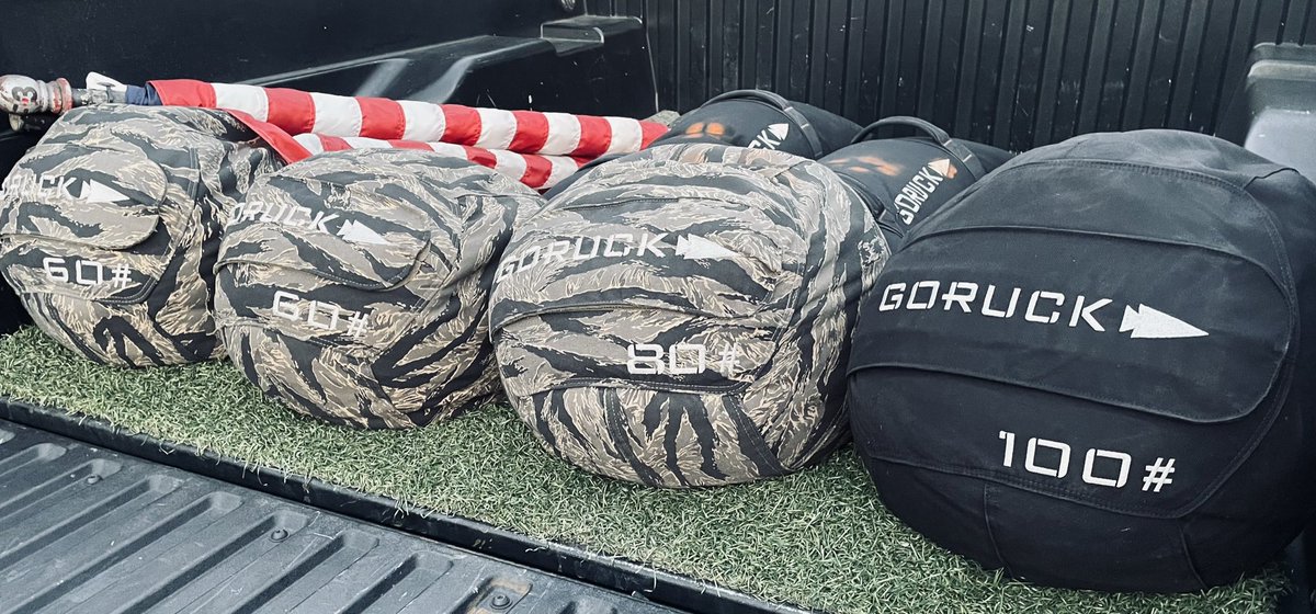 F3Snoop's tweet photo. 5 HIM for #LiftNShift with a side of #Swole
#Run, #KBells and #SBalls combined w/ some crispy morning air made the #DRP taste #SweetNSalty.
@F3_Sable @UncleJWilk
@F3Metro🛡️#ISI https://t.co/80GMNP0WXf