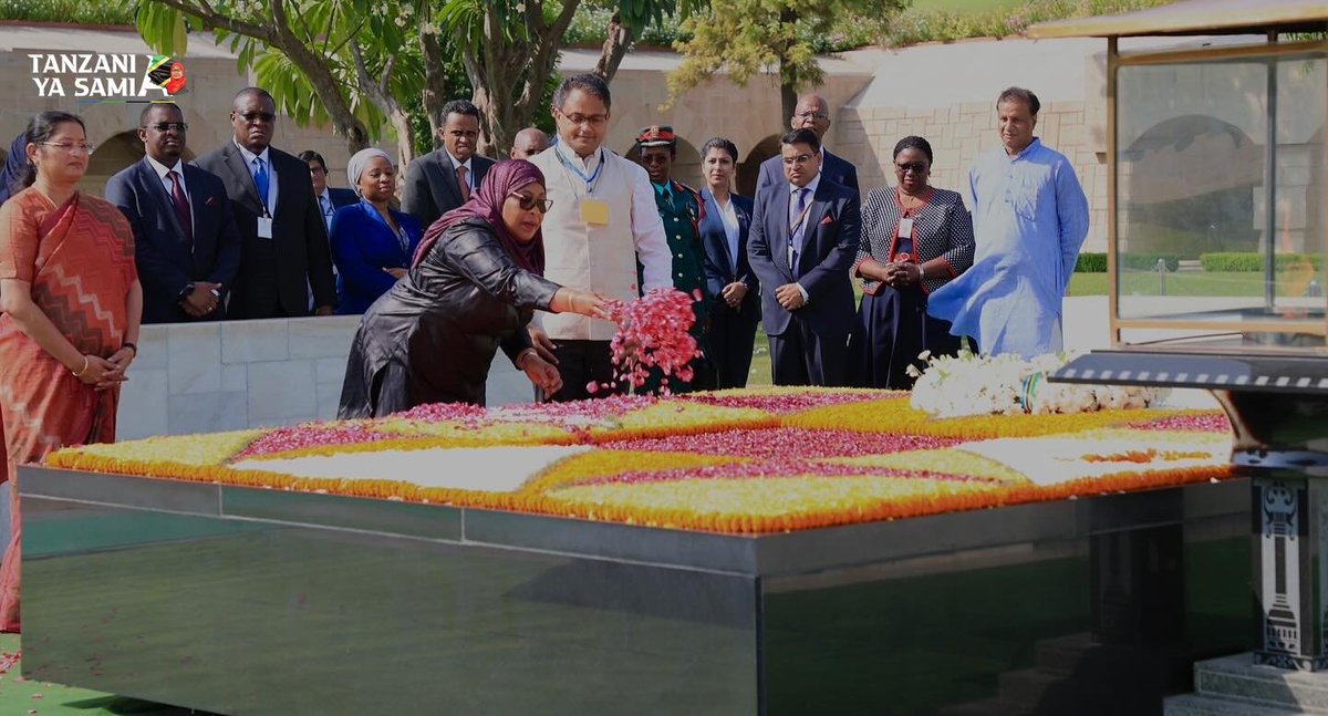 Carrymastorytv's tweet photo. TZ NA INDIA SASA NI WASHIRIKA WA KIMKAKATI>>India na Tz zimebadili uhusiano wao kutoka wa kawaidana  kuwa wa mkakati. 
Hatua hiyo imefikiwa kufuatia ziara ya Kitaifa ya Rais Samia inayoendelea India ambapo leo imetangazwa rasmi kwenye mkutano na WaziriMkuu wa India, Narendra Modi https://t.co/3uuwe0VwWH