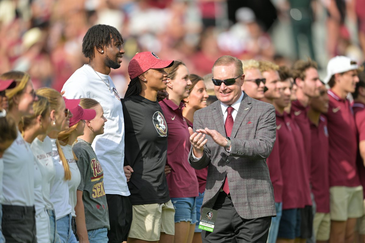 FSUHoops's tweet photo. 📚 𝐆𝐎𝐋𝐃𝐄𝐍 𝐓𝐎𝐑𝐂𝐇 𝐖𝐈𝐍𝐍𝐄𝐑

@SlimJaylan was recognized on Saturday for having the highest GPA on the team! https://t.co/DQTDijst31