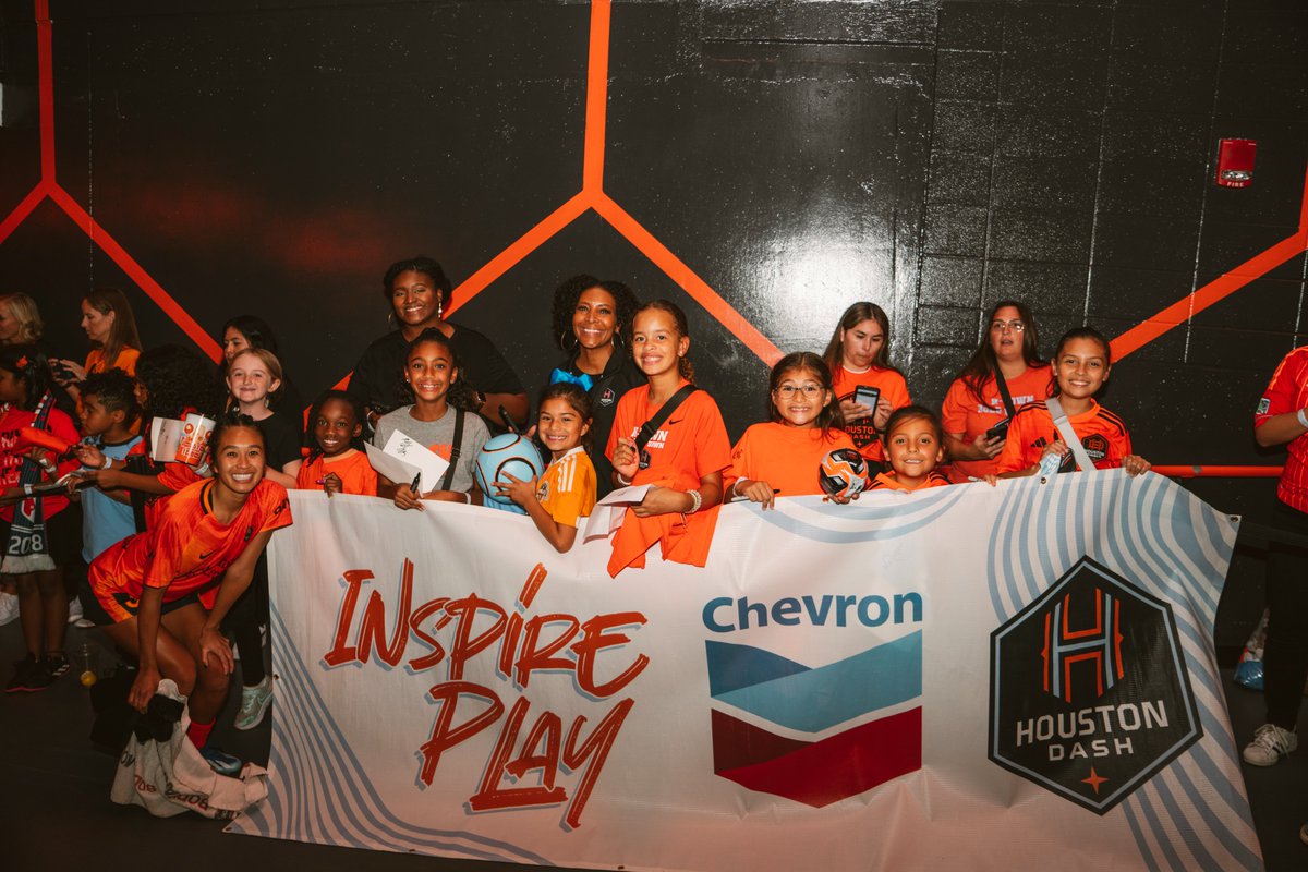 We were thrilled to have the Chevron Soccer Clinic girls cheering us on at tonight's game. Hope y'all had a great time and are inspired to continue playing soccer! #DTFO x @ChevronHouston