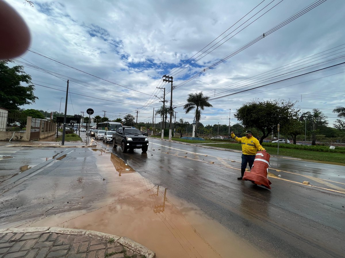 prefdefranco's tweet photo. Situação de Franco da Rocha 📷
[atualizada em 09 de outubro, às 12h]

Franco da Rocha recebeu um grande volume de chuva na noite de ontem (08) e madrugada de hoje (09), chegando a 119,2mm de chuva em 72h, ultrapassando o que era esperado para o mês de outubro inteiro. https://t.co/P3M83CMwey