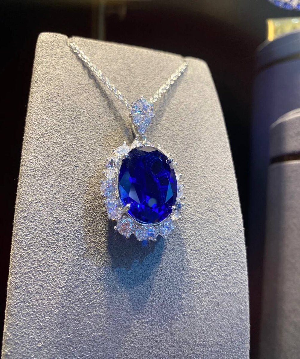 Sapphire is considered a symbol of loyalty and true love. Its dark blue color represents unwavering loyalty and serves as the best token of love between lovers to symbolize eternal love.