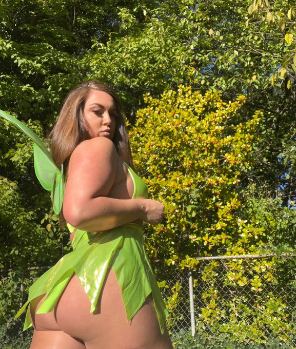 Do you think my costume is slutty enough 🧚&zwj;♀️ https://t.co/UCv570XMbo