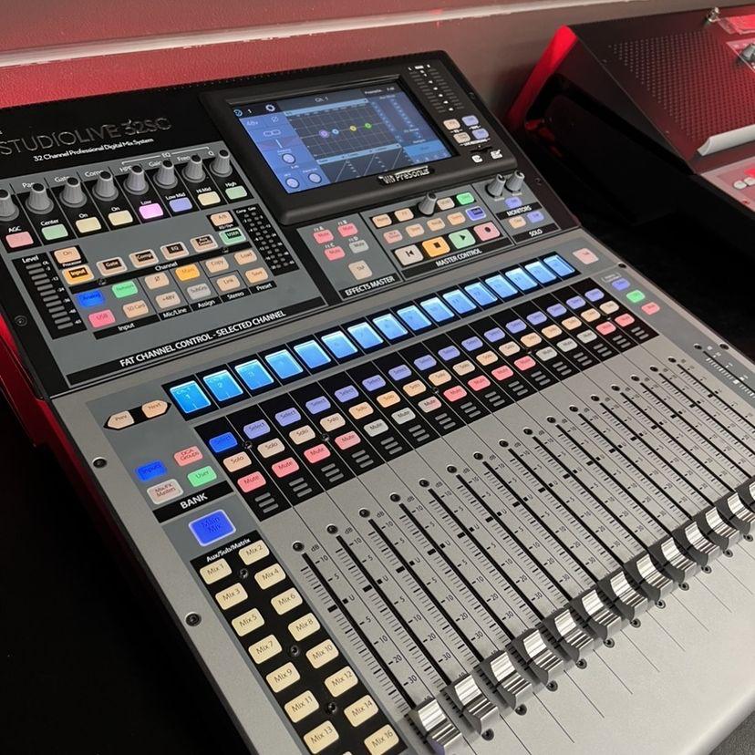 irukka_musicals's tweet photo. 🔊 Explore the #Presonus #StudioLive #32SC Digital Mixer! 🎶🔥
This compact yet powerful #mixer offers versatility for your #studio or touring needs. It features superior analog circuits and can adapt seamlessly to 16-, 24-, or 32-channel #setups.

#Shopnow!
#irukka #Digitalmixer https://t.co/a91ZQqmaNj
