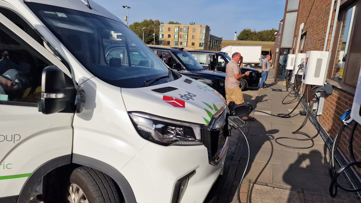 SPACEELEVATOR50's tweet photo. 7000 DC 30kw charges @dpd_de @TfLTPH 24/7 OPEN, 24 HOUR SECURITY https://t.co/nbt63ZfTBF