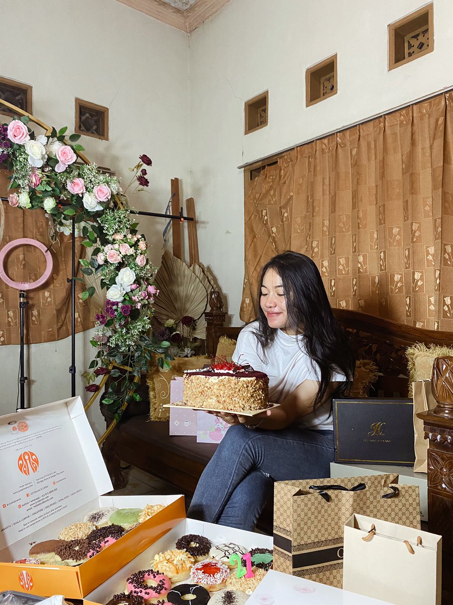 ChnPutri's tweet photo. Happy birthday to me🧚🏻 https://t.co/BxFqyoUVTh