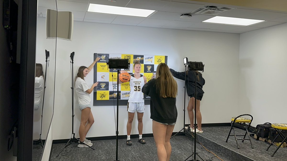 sarah ezell (@sarahezell35) on Twitter photo Thank you <a href="/RMCWBB/">Randolph-Macon Women's Basketball</a> for an amazing visit !! Thank you Coach Burke and the team for making me feel welcomed !! Loved the beautiful campus and the positive atmosphere.
<a href="/burke_lindsey/">Lindsey Burke-Eberhart</a>
<a href="/BSHSladyhoops/">Boiling Springs Girls Basketball</a> Thank you <a href="/RMCWBB/">Randolph-Macon Women's Basketball</a> for an amazing visit !! Thank you Coach Burke and the team for making me feel welcomed !! Loved the beautiful campus and the positive atmosphere.
<a href="/burke_lindsey/">Lindsey Burke-Eberhart</a>
<a href="/BSHSladyhoops/">Boiling Springs Girls Basketball</a>