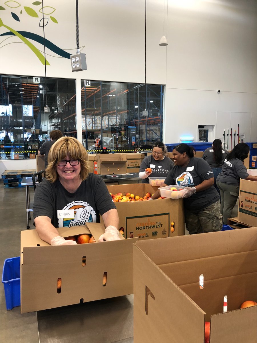 Royal_CU's tweet photo. Team members are participating in volunteer projects with a variety of organizations including Second Harvest Heartland, Rice Lake Main Street Assocation, Agnes Table, and Be My Eyes. Learn more at https://t.co/h6677qVUIw! #RoyalGivesBack #CommunityGiveBackDay https://t.co/QdiMLvtKp9