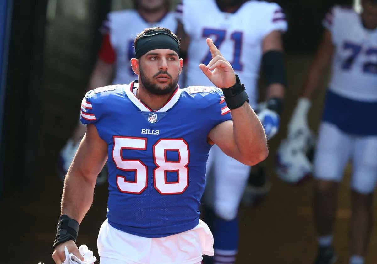 Prayers up for Matt Milano for a speedy recovery. Your team and Bills Mafia is going to miss you and I’m sure will be sending positive vibes only. @NFLonFOX @NFL @BuffaloBills @BuffaloFAMbase @MatthewMilanoo One of the best LB’s in the NFL. Share your prayers here for Matt. 🙏