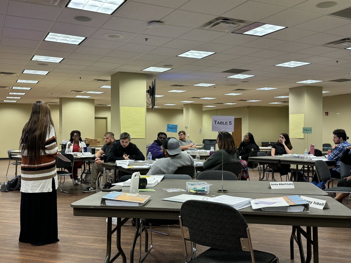 cbshaw22's tweet image. ELearning Day means COMP Classroom training for @JEFCOCareerTech teachers! @bpspigpen