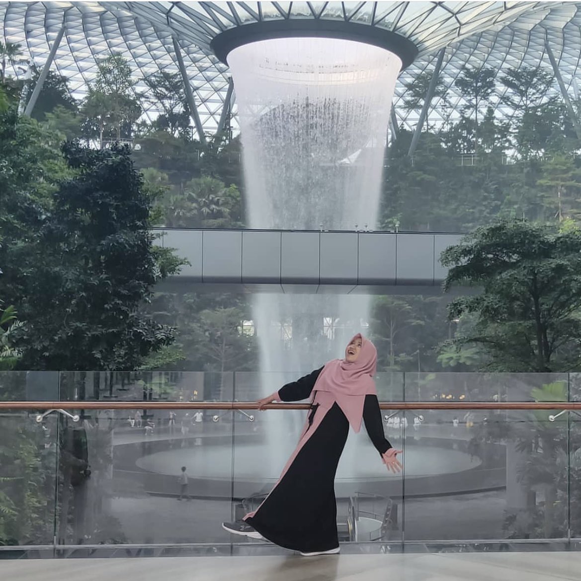 lalilulelay's tweet photo. Kapan lagi ke singapore tiket pesawatnya cuma 300rban!!! 😱 Cus beli tiketnya di @tiket cobain promony dilink ini👇🏻

https://t.co/jv4dyyMMP1

#Sobattiket #Bulatkantiketmu #tiketMurah https://t.co/TyD9zFTckr