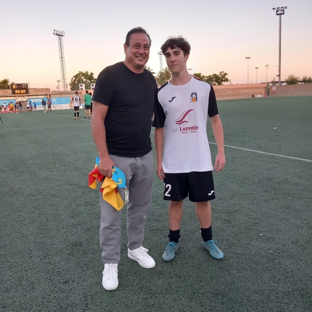 rafaelgomar11's tweet photo. #NuevaFotoDePerfil https://t.co/YCcg3KeDzd