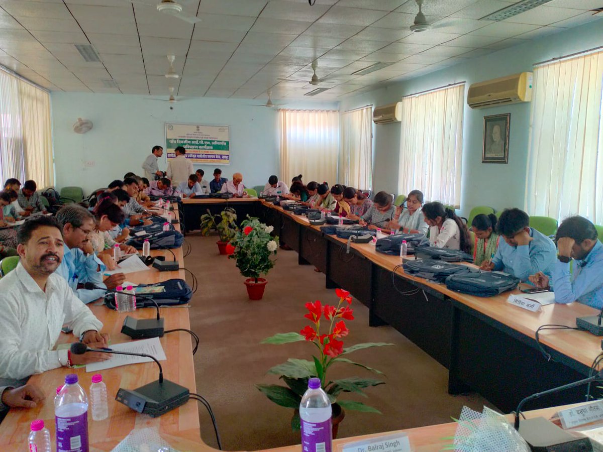 LCIPMCJPR's tweet photo. A 5 days IPM orientation training programme is being organised by the office at RARI durgapura on 9-13 oct 2023. During the opening ceremony VC of @SknJobner Prof. Balraj Singh was chief guest. He emphasised on the IPM to reduce the pesticide residue in food. @PPAIndia @AgriGoI https://t.co/t6521ZS6hB