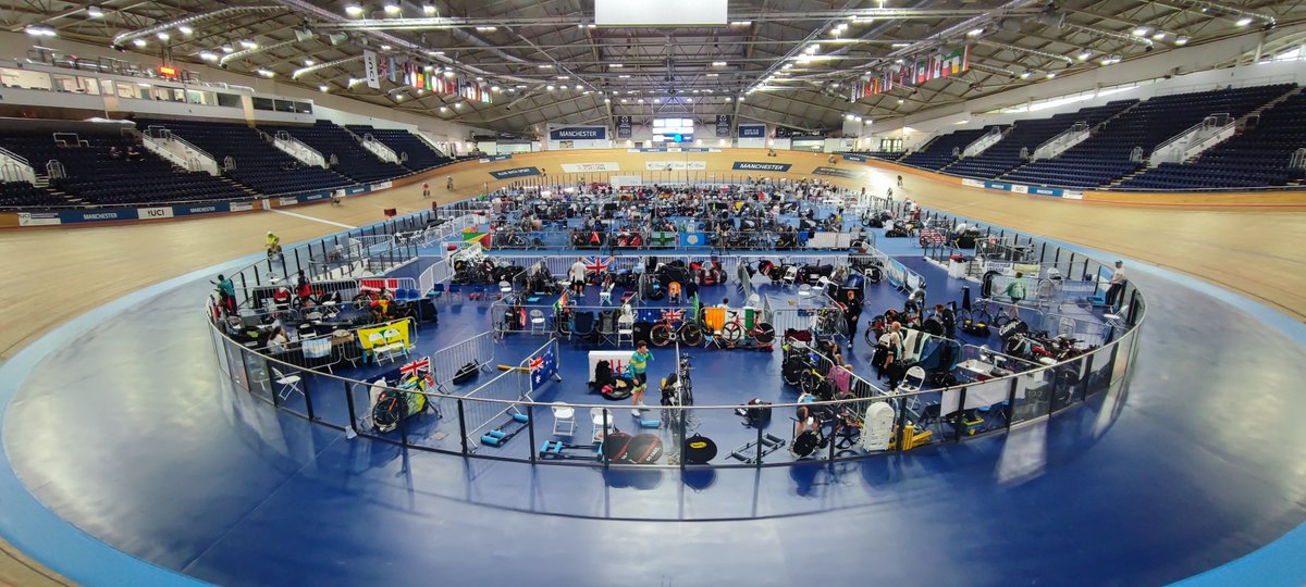 mrtl_track's tweet photo. Night are getting darker - time to get back on track! @mrtl_track racing resumes this Tuesday and Friday ENTER ONLINE NOW or on the night @N_CyclingCentre Check our website at https://t.co/BVRxt7CHzP for more info. https://t.co/DfNx3bFfR9