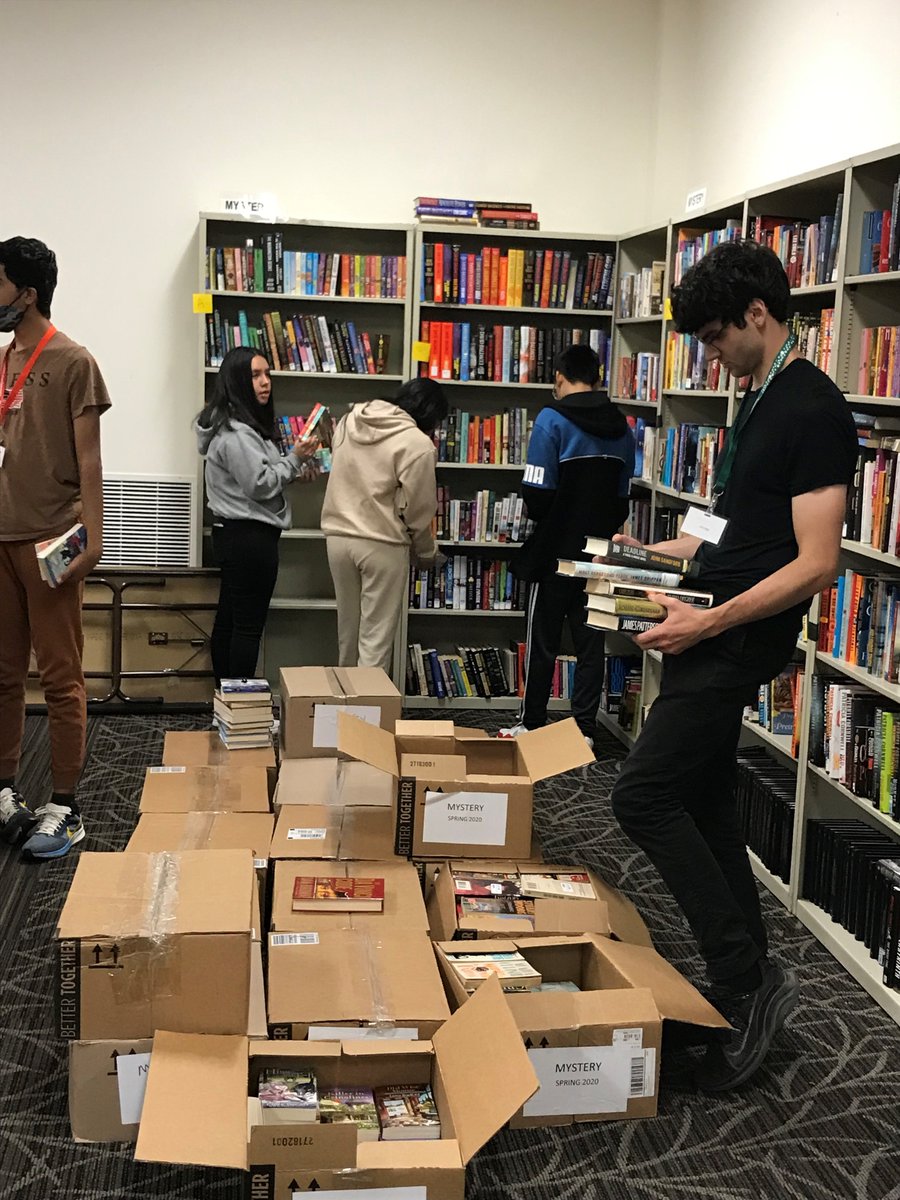 HillsboroLib's tweet photo. The Friends of the Hillsboro Public Library Book Sale is just around the corner! The Friends invite book lovers ages 15 and over to help set up our magical world of books and more! Set up shifts are 10 am to 1 pm or 2 to5 pm October 18-26. Book Sale volunteers may even shop e ... https://t.co/CT37eotWsv