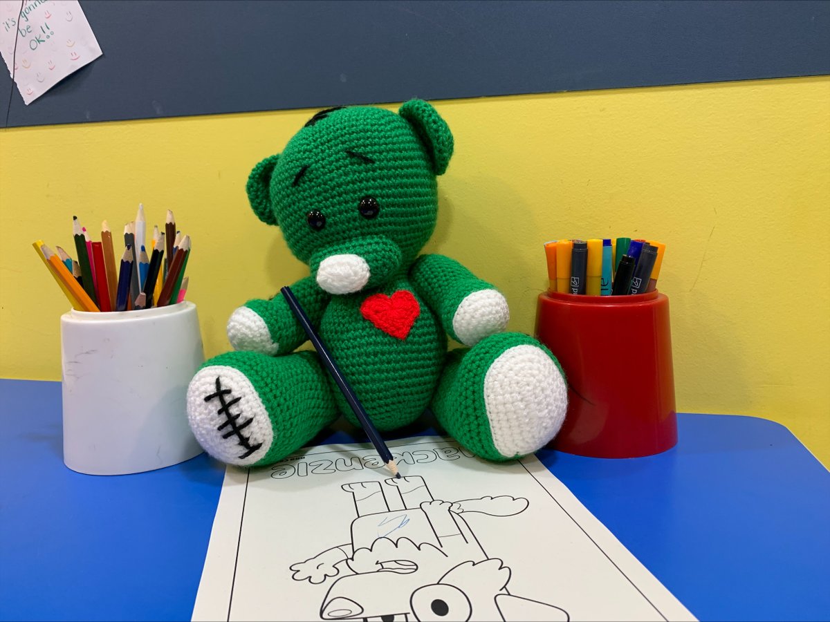 #BreakingFTSUBarriers at BHT with Ted on his walkabout. A stop in Paeds to meet Charlie in POPD then on the ward Nicola 1 of R lovely SU Champions checked his weight and took his temp! Then Shirley showed him the toys! It was all going so well! 😉<a href="/NatGuardianFTSU/">National Guardian's Office 💙</a> <a href="/NMacdonaldBHT/">Neil Macdonald</a>