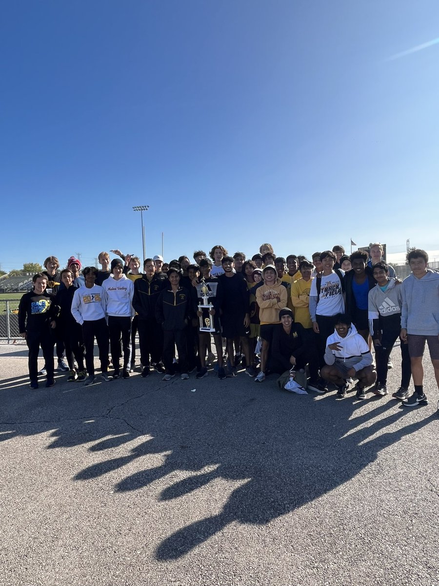 MVMensXCTF's tweet image. An exciting morning at our second annual Mustang Fall Classic (Mile Time Trial). For this event, seniors draft their teams and coach them through their races. The winning team was Ewok Empire led by Rameez Abrar &amp;amp; Martin Howley. @meteavalley @MeteaBoosters