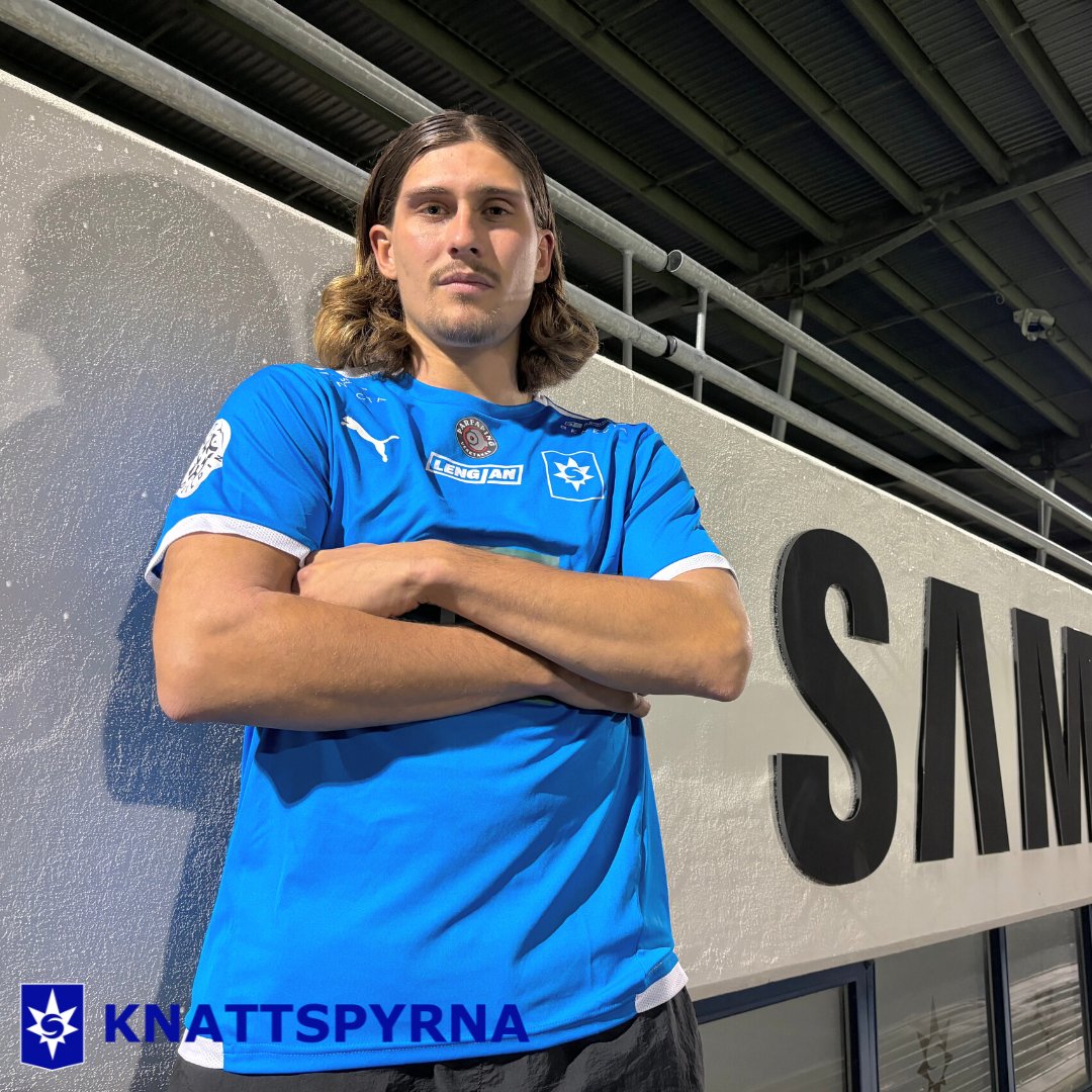 FCStjarnan's tweet photo. 🤝Velkominn Örvar Eggertsson 

Skíni Stjarnan 💙 https://t.co/uaTmhndwIz