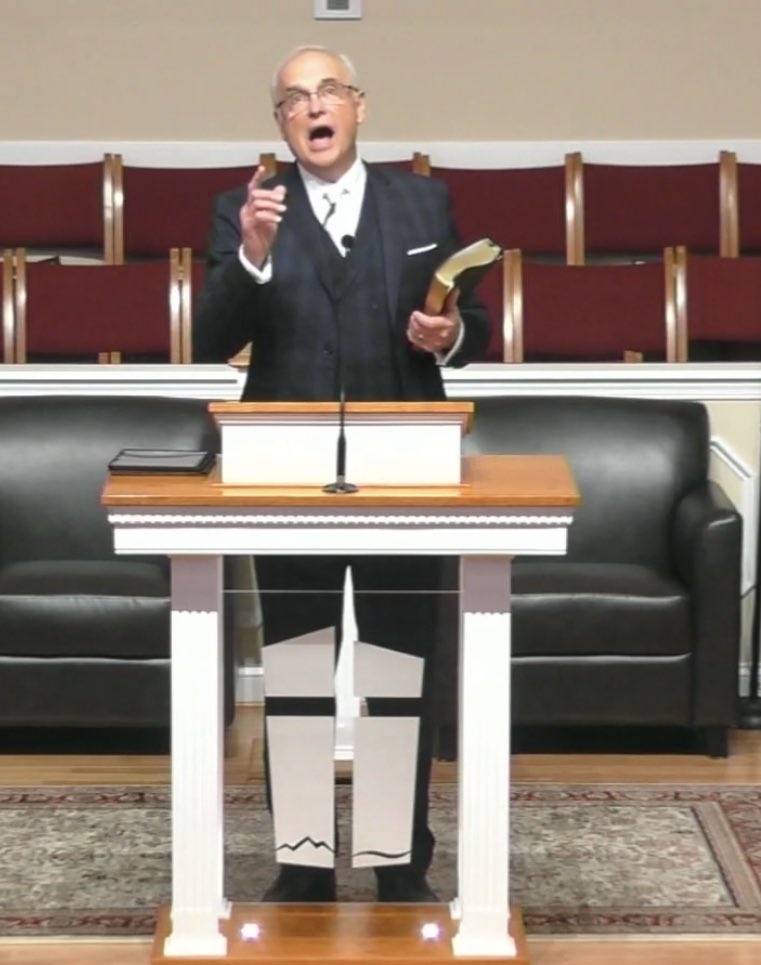 drlonniemoore's tweet photo. It was my joy to be with my dear friend @DrJonMJenkins and Fellowship Baptist Church for Homecoming Day! Tremendous crowd and response in the Altar for both services. There is nothing like Fried Chicken at Homecare dinner! Two great Revival days ahead Monday and Tuesday! https://t.co/SgBEtDLR7g