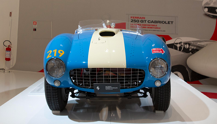 MuseiFerrari's tweet photo. The #Ferrari375MM awaits you at Museo Enzo Ferrari in Modena.
#MuseiFerrari #Ferrari #GameChangers #Modena https://t.co/DaTcczxWtF