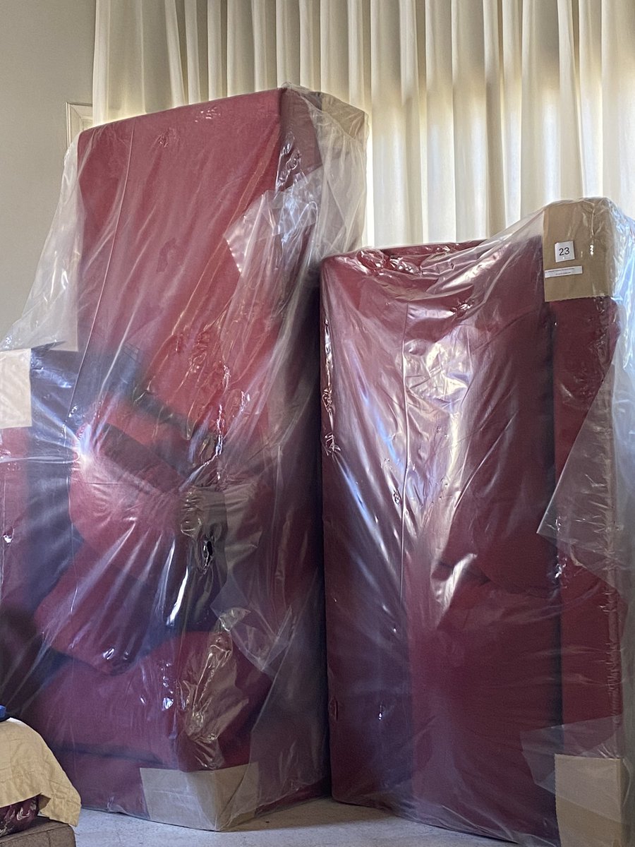 samudiosilvia_'s tweet photo. Amigoss VENDO Sofa Sueñolar NUEVO modelo Praga 3+2 lugares, pongo foto referencia para que aprecien lo bello que es 😍 me ayudan con un RT porfa 🙏🏼  

-Medidas: Alto: 2,02 m. ancho: 0,76 m. prof: 0,84 m.
-LARGO: 2C 154cm - 3C 86cm https://t.co/vurEOm9U41