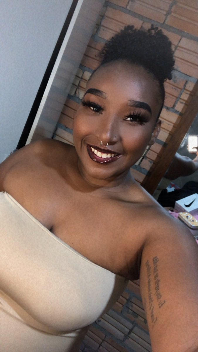 anakaroolineh's tweet photo. ✊🏾🖤 https://t.co/0HLxvMj8Yy